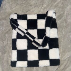 Chic Black and White Checkered Shoulder Bag